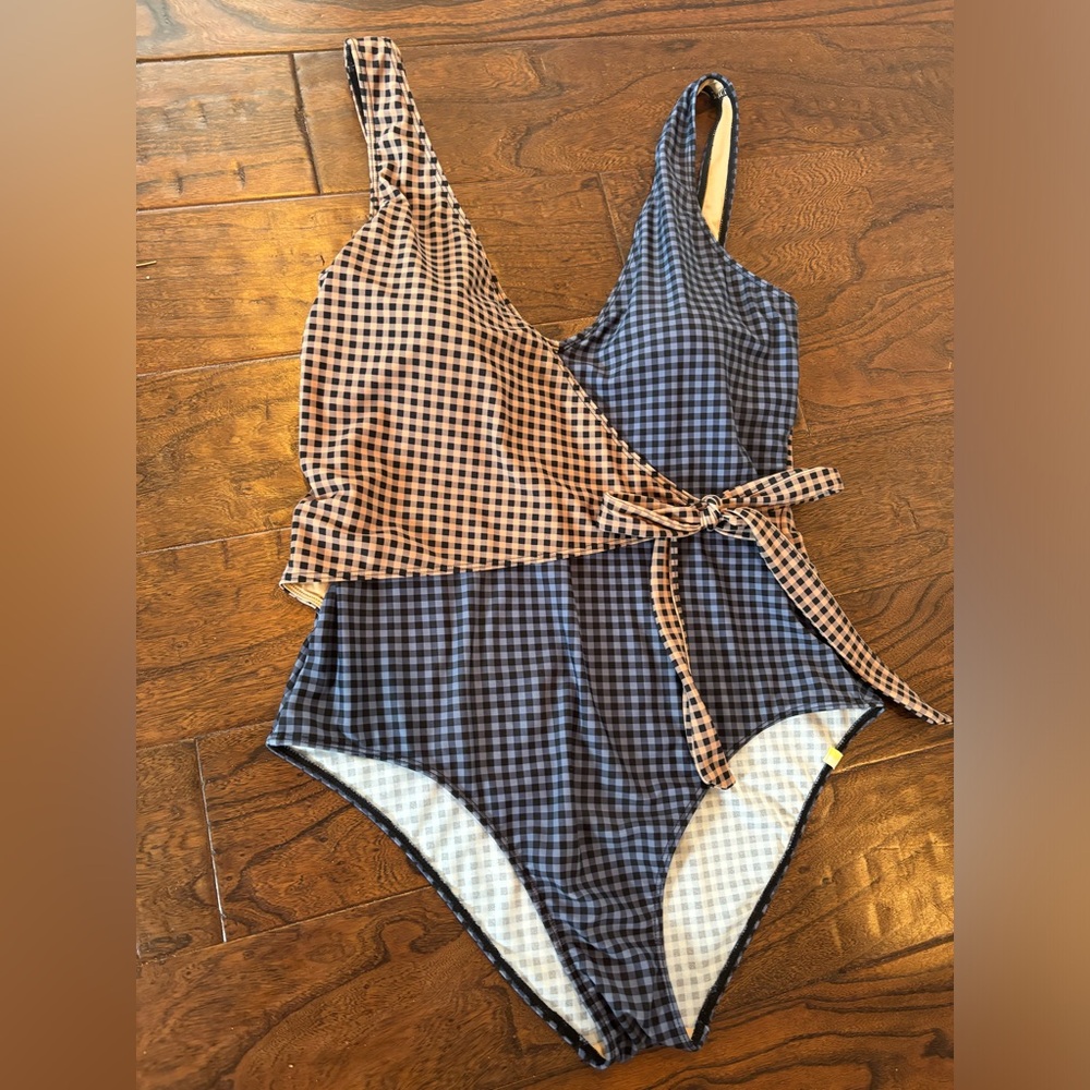 Summersalt the perfect wrap one piece size 10